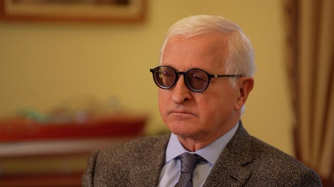 Александр Шохин