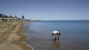 Россияне продолжают бронировать отдых в Анталье до ноября,сообщил турагент