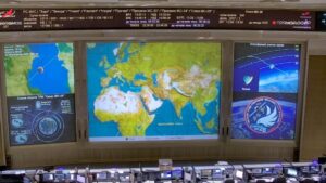 "Союз МС-28" включил двигатели на торможение